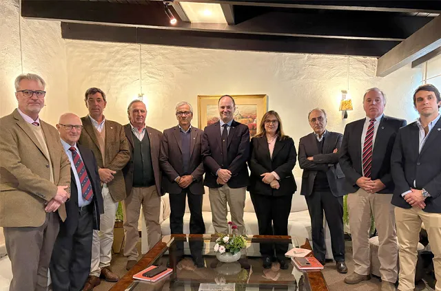 Ministro Castillo mantuvo reunión de trabajo con la Asociación Rural del Uruguay