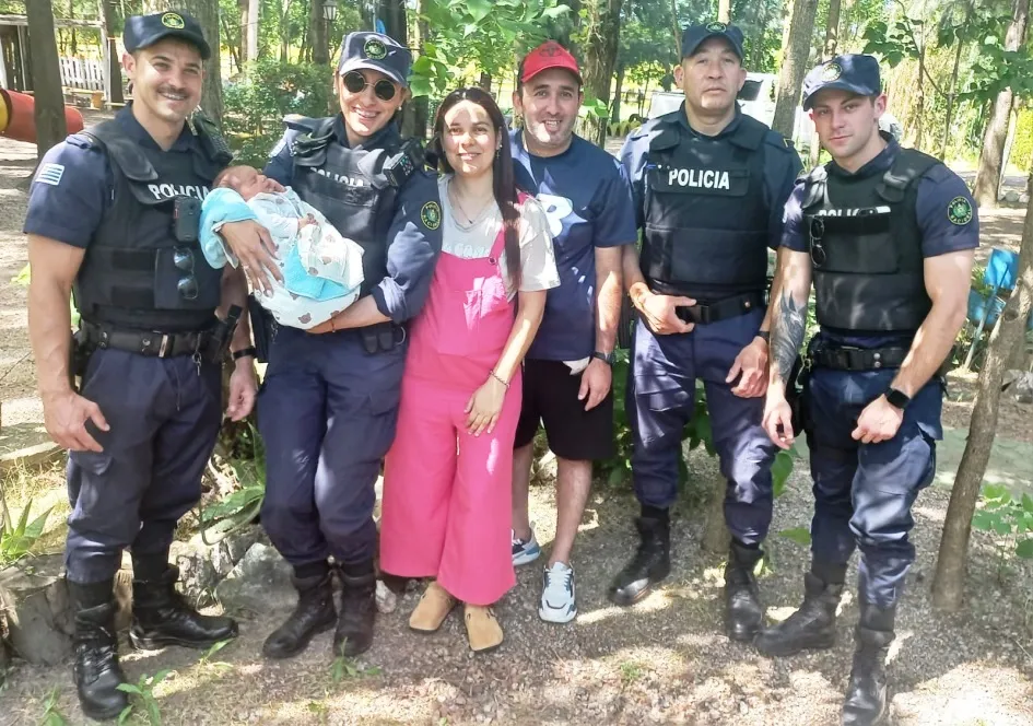 Policías asistieron exitosamente el nacimiento de un bebé