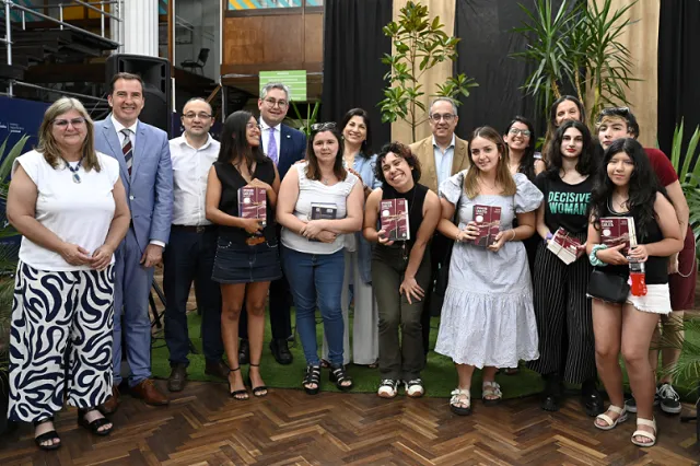 Programa internacional «25 para el 25» promueve la lectura como forma de integración de la juventud