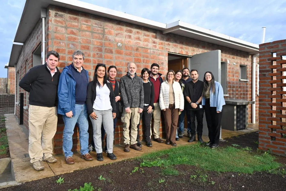 MVOT entregó 50 viviendas en Artigas y anunció que fortalecerá el trabajo conjunto con la intendencia
